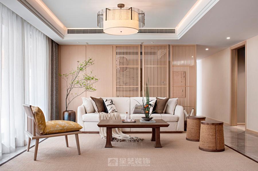 不追求华丽，而追求舒适；不堆砌装饰，而回归生活本身