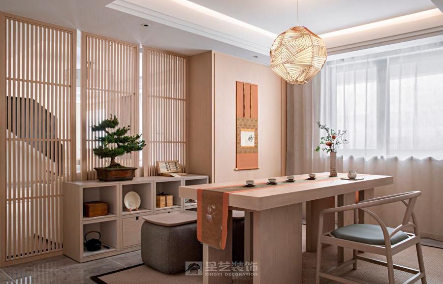 不追求华丽，而追求舒适；不堆砌装饰，而回归生活本身