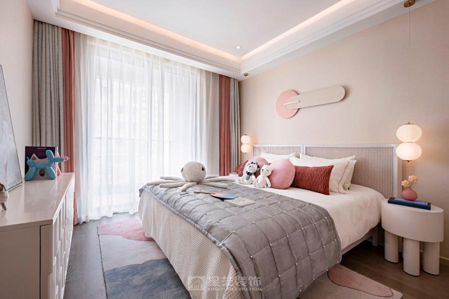 不追求华丽，而追求舒适；不堆砌装饰，而回归生活本身